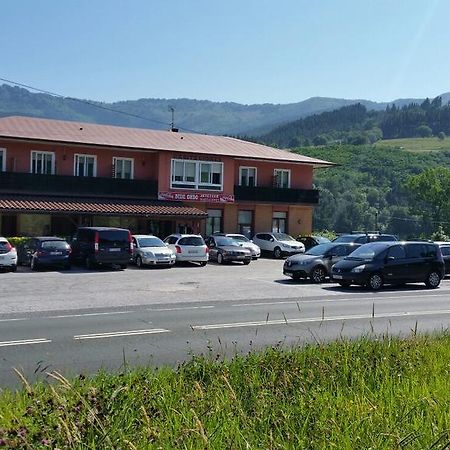 Pension Bide-Ondo Аморебиета-Етхано Екстериор снимка