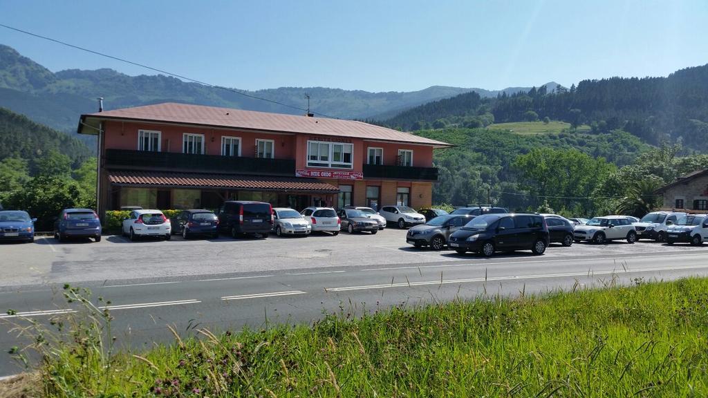 Pension Bide-Ondo Аморебиета-Етхано Екстериор снимка